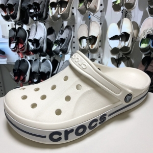 Crocs сменит оператора магазинов в России